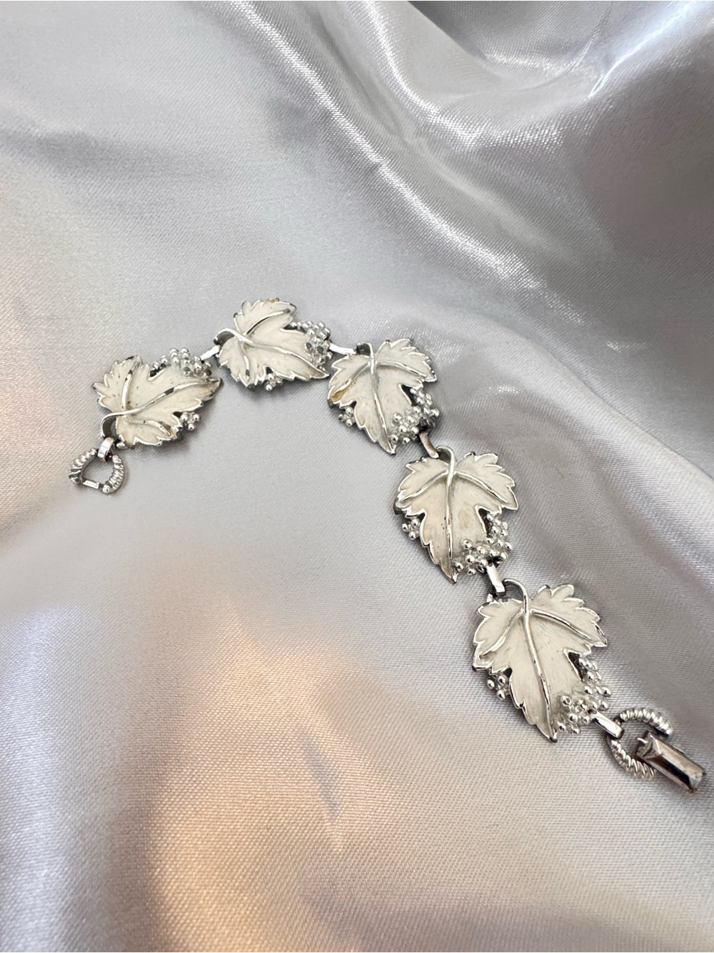 Vintage Sarah Coventry “Whispering Leaves” Bracelet. - Picture 4 of 8